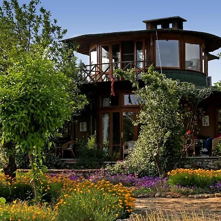Kriskas Licensed Tourism Tatil Evi *